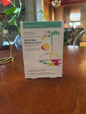 Patchology Resting Beach Face Soothing Sheet Mask & Lip Kit - White/Teal/Pastel